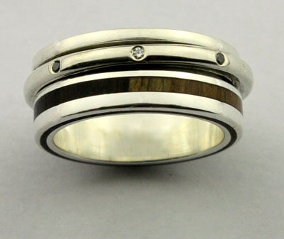 ring / wedding ring