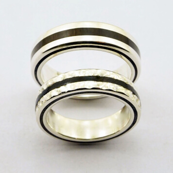Wedding rings couple - wood - silver. Unique and exclusive wedding rings. We work with silver titled 925/1000.