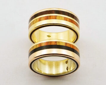 Ring 11, Couple wedding rings – wood – gold